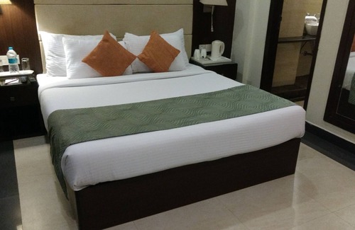 Old Gurgaon Hotel | DS Clarks Inn Gurgaon