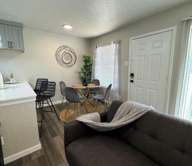 Park Central Apartment | DT Dallas l Luxurious 1BD l NorthPark & Galleria