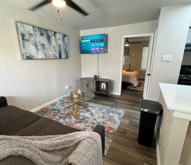 Park Central Apartment | DT Dallas l Luxurious 1BD l NorthPark & Galleria
