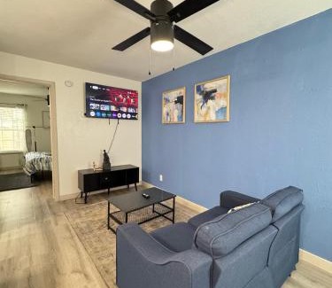 Park Central Apartment | DT Dallas l Modern 1BD l NorthPark & Galleria