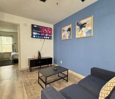 Park Central Apartment | DT Dallas l Modern 1BD l NorthPark & Galleria