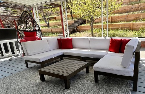 Northwest Reno House | DT Reno - Classy Vacation Home w Backyard Patio