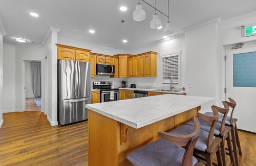 Downtown St. John's Apartment | Duckworth | King & Queen | Sub Penthouse | Signal Hill & Harbour Vw