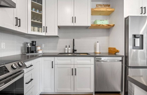 Southeast Calgary Apartment | Duke & Duchess | Central | Upscale | Families/Pets