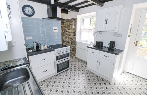 Oughterard Cottage | DUN NA RON, family friendly in Oughterard, County Galway