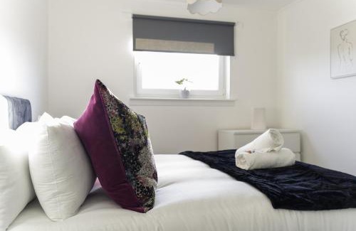 Clydebank Apartment | Dunbank Apartment