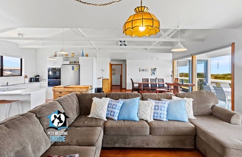 Limestone Coast House | Dunes + Stunning Sea Views at Wolfgang’s Shack