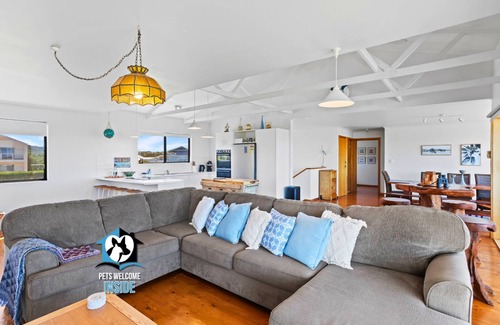 Limestone Coast House | Dunes + Stunning Sea Views at Wolfgang’s Shack