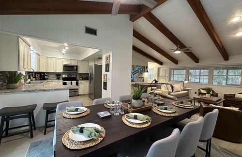 Dunnellon House | Dunnellon Dreams 3 Bedroom Home by RedAwning