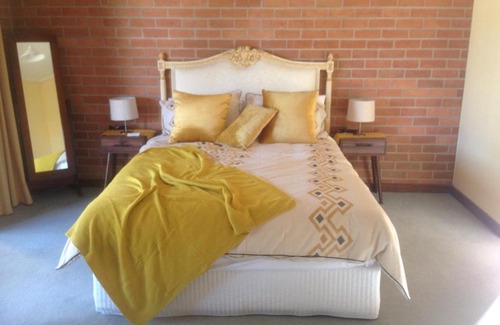 Dunolly Bed & Breakfast | Dunolly Broadway B&B