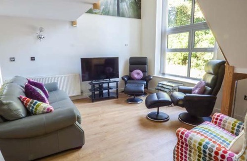 Frodsham House | Dunsdale Lodge