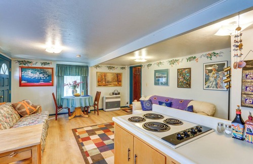 Dunsmuir Apartment | Dunsmuir Apartment ~ 17 Mi to Mt Shasta Ski Park!