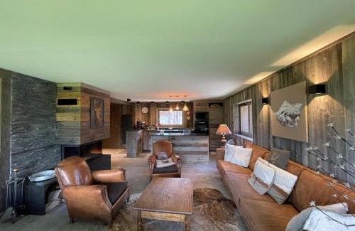 Crest-Voland Ski Chalet | Duplex 11 pers. au centre de Crest-Voland, cheminée, ski-room, wifi, non fumeurs - FR-1-733-36