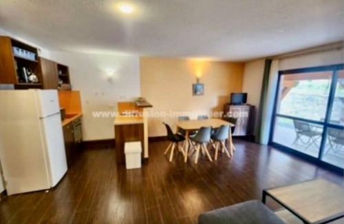 Jausiers Apartment | Duplex 6 persons 2 bedrooms. Swimming pool and enclosed parking lot.