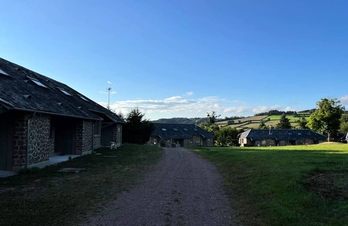 Montigny-en-Morvan House | Duplex Familial Epicéa - 1 Schlafzimmer in Zwischengeschoss + 1 Studio unabhängige 6 Personen