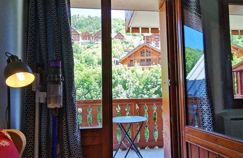 Valloire Apartment | Duplex for 4 with balcony, equipped kitchen and Wi-Fi