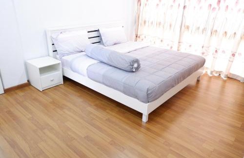 Khlong Kluea Apartment | Duplex home near IMPACT Arena Exhibition Centre