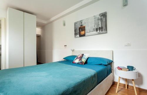 Chiesa Rossa Apartment | Duplex luminoso in zona residenziale