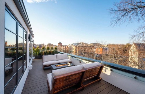 Shaw Apartment | Duplex Penthouse Steps to Logan Circle