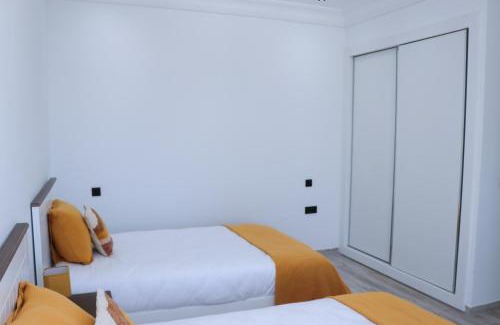 Monastir Apartment | Duplex terrasse vue mer et ville, Pieds dans l'eau