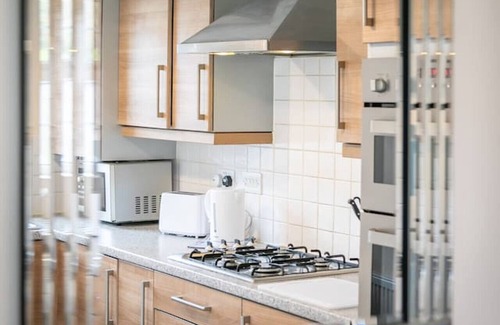 Chorley House | Durham Heights - Stylish and comfortable five bed house, fully equipped with TVs in every room