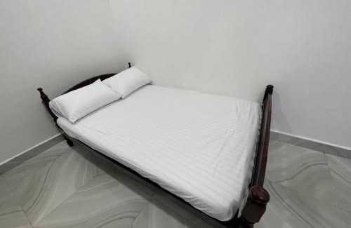 Manmunai North Hotel | Dutch guest house