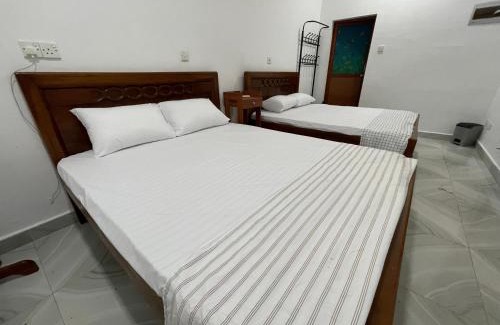 Manmunai North Hotel | Dutch guest house