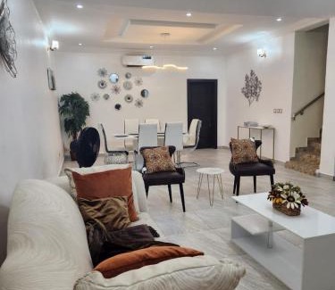 Ikeja House | Dvyne Lux Home - Off Ikeja