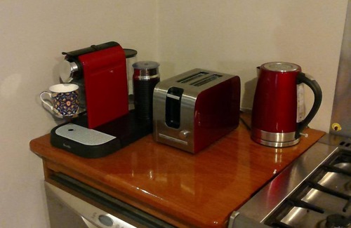 Dwellingup House | Dwellingup Escape. Large home opp Forest. Sleeps 8, 1.5 Bathrooms. Games Rm