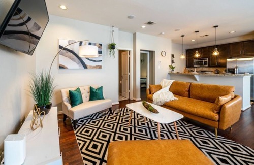 Greater East End House | **DWTN Hideout So Fresh and so Clean Clean! Luxury and Spacious