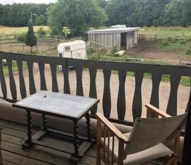 Helsinge Apartment | Dyrlundgaard tilbyder charmerende ferielejlighed.