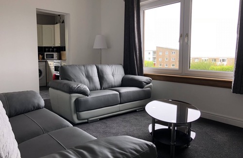 Dysart Apartment | Dysart Sea View Apartment - sleeps 4 guests in 2 bedrooms