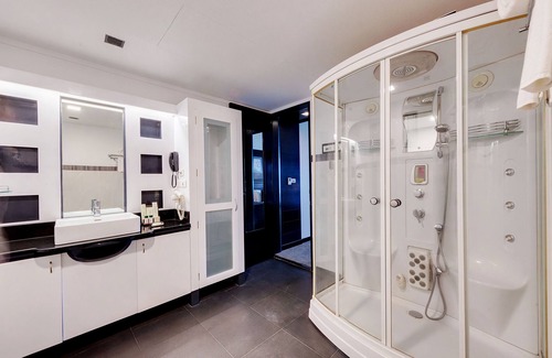 Pune Hotel | E-Square The Fern An Ecotel Hotel, Pune