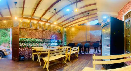 Koslanda House | e34 Café, Restaurant & Hotel Koslanda Hideaway with a Private Natural Pool