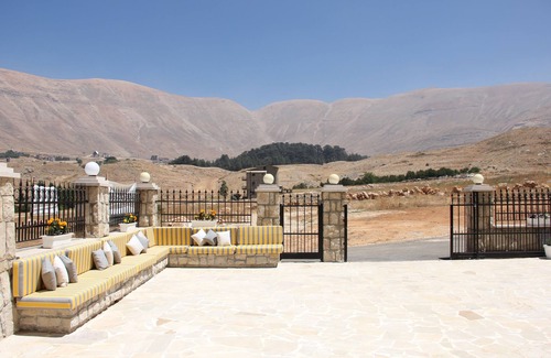 Al Arz Ski Chalet | Eagle Nest - Duplex Apartment on 1st Floor