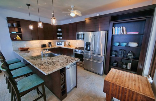 Lighthouse Estates Villa | Eagle Ray - a luxurious waterfront villa.