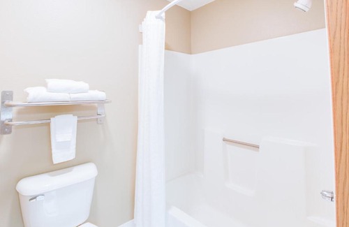 Le Claire Hotel | Eagle Ridge Inn