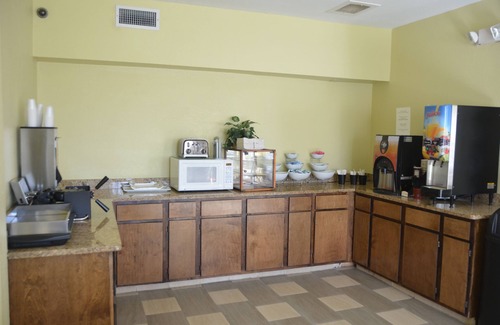 Statesboro Hotel | Eagles Nest Inn