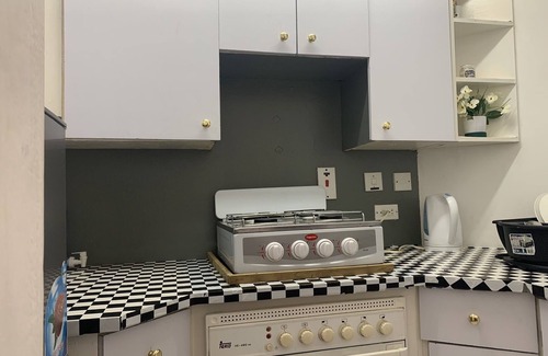 St.Bran's Burg Apartment | Earls Court at SeaCastles - Clean 1 bedroom Apartment