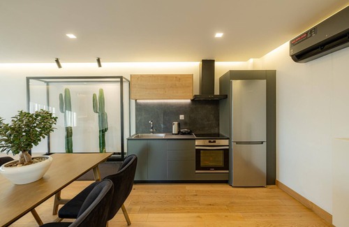 Kallithea House | Earth Boutique Apartments Next to Stavros Niarchos