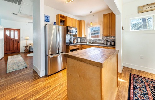 Govalle Cottage | East Austin Bungalow - Parking - W/D - Updated - 2 Miles to E 6th - Yard