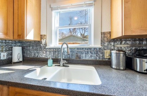 Govalle Cottage | East Austin Bungalow - Parking - W/D - Updated - 2 Miles to E 6th - Yard