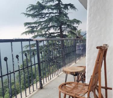 Dharamshala Apartment | East Wing at Bímil/East