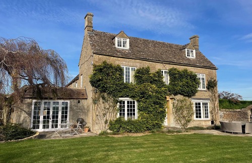 Laverton Apartment | Eastcourt Farm: A Luxurious Escape into the Heart of the Cotswolds