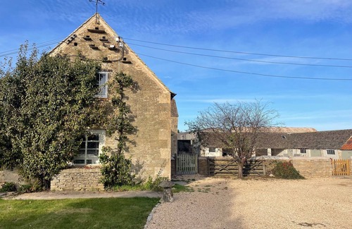 Laverton Apartment | Eastcourt Farm: A Luxurious Escape into the Heart of the Cotswolds