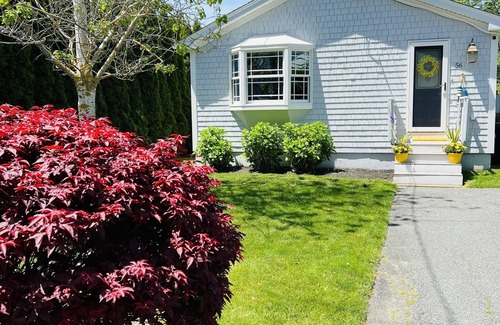 Newport East House | Easton Point, Short Walk To First And Second Beach - RI Reg - RE.00495-STR