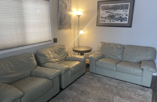 Abbott Loop House | Easy Access to Trails- Centrally Located Lower Hillside 3 BR.