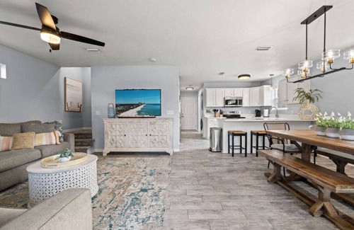 Kiska Beach House | Easy Breezy - Close to Beach