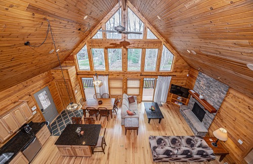 Oakland House | Easy Like Sunday Morning | 5 Min to DCL State Park