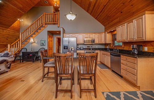 Oakland House | Easy Like Sunday Morning | 5 Min to DCL State Park